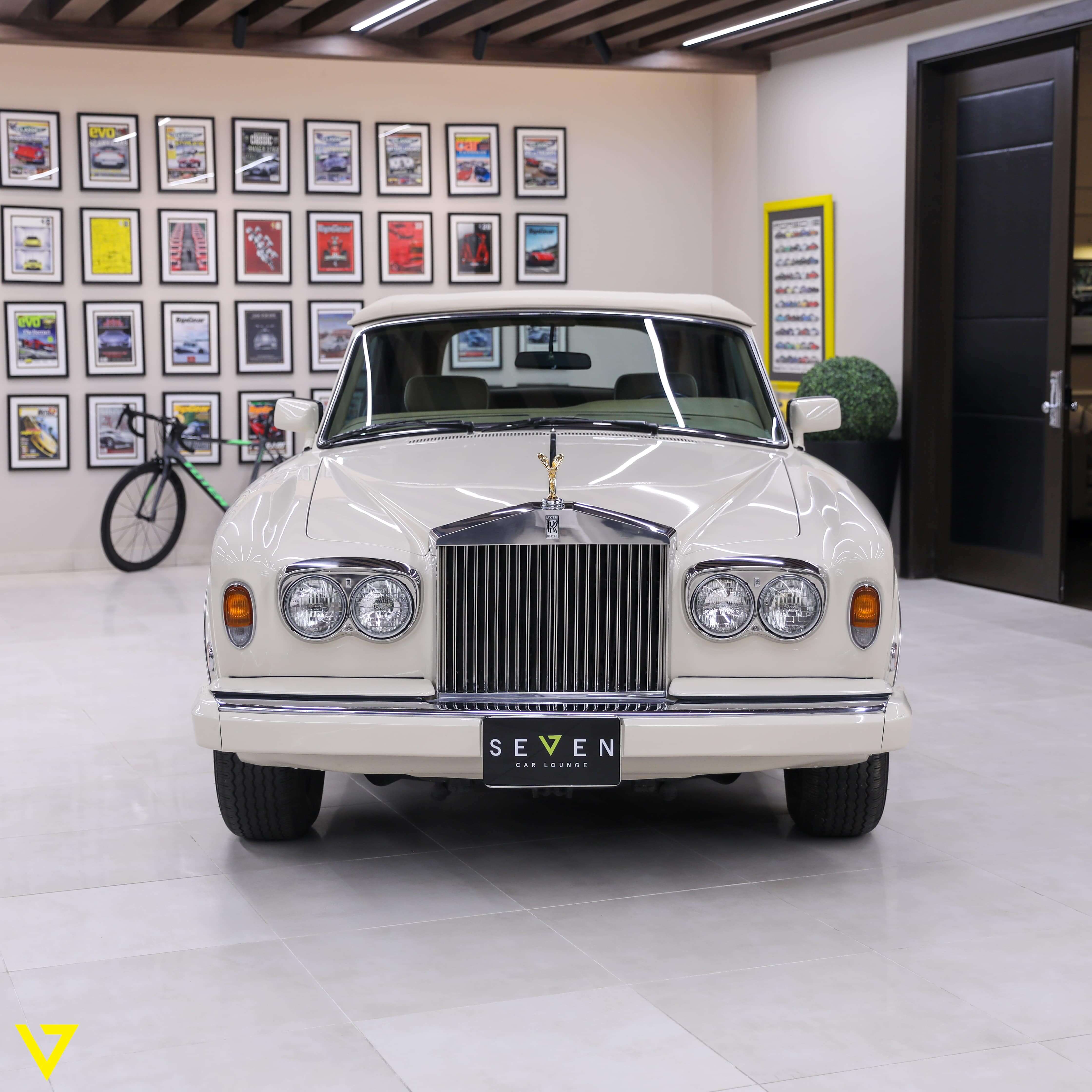 1987 Rolls-Royce Corniche II, 3/17