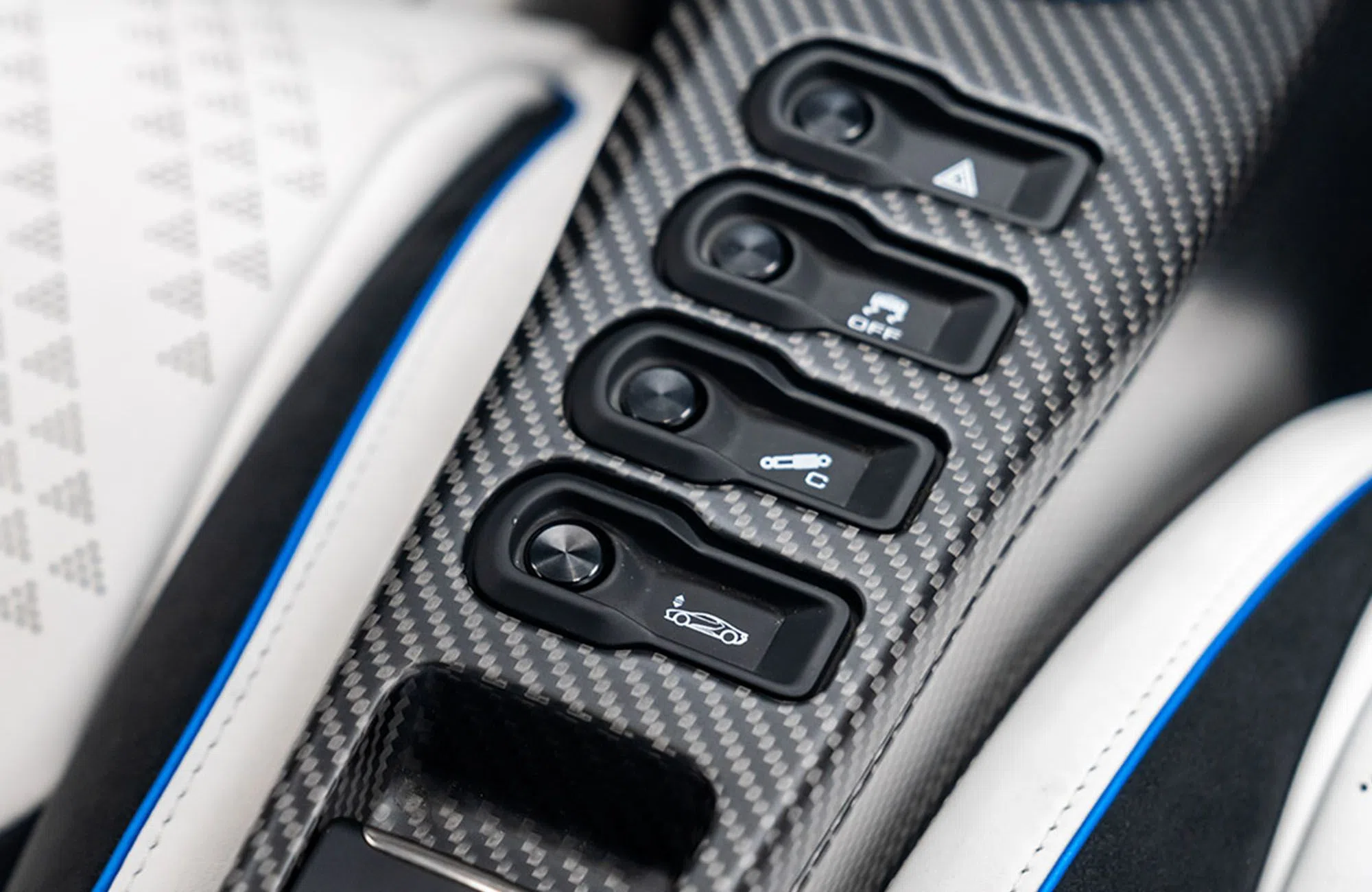 2018 Mansory Ford GT Le Mansory interior, center console