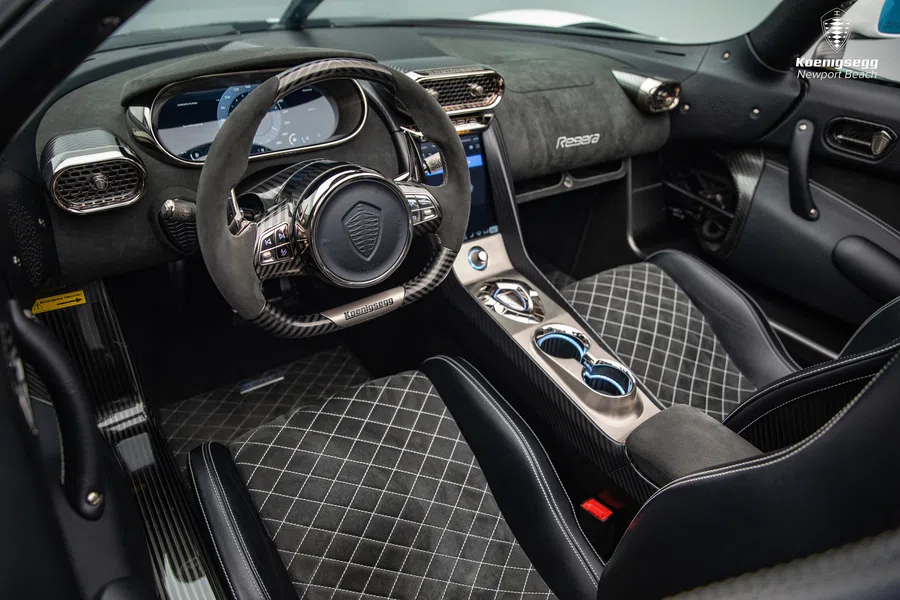 2019 Koenigsegg Regera interior, dashboard