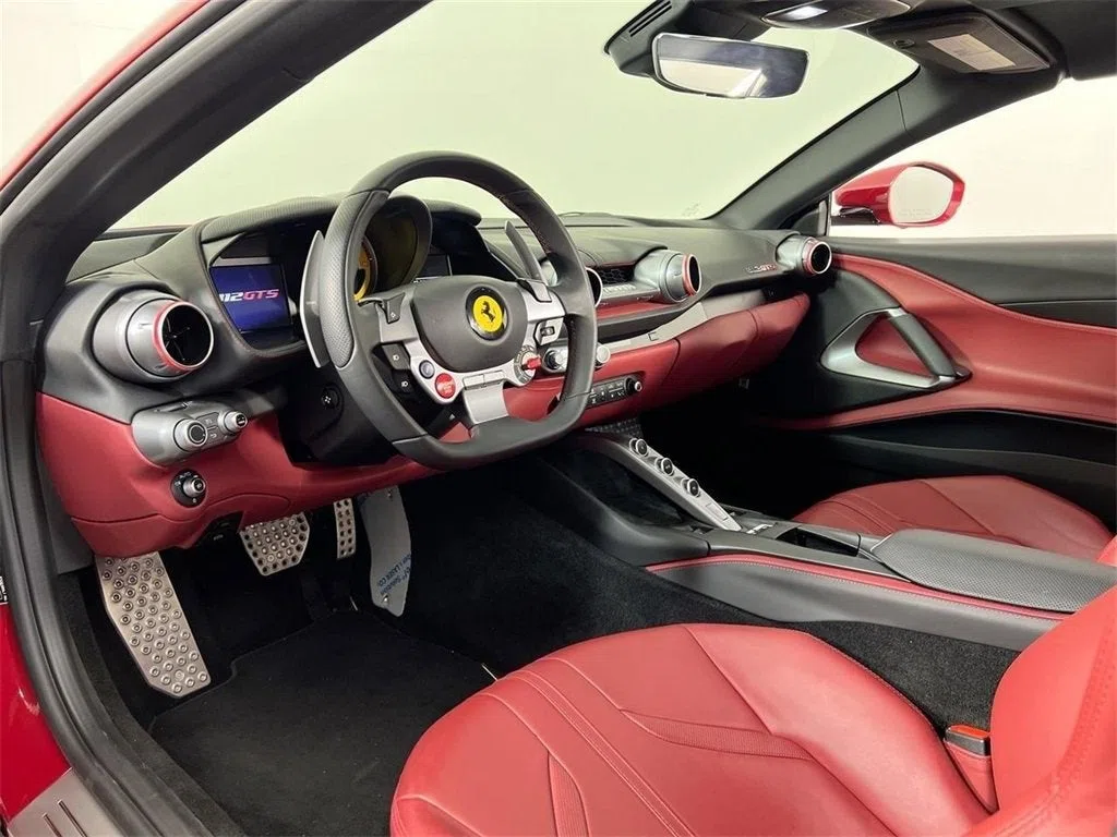 2022 Ferrari 812 GTS, 2/8
