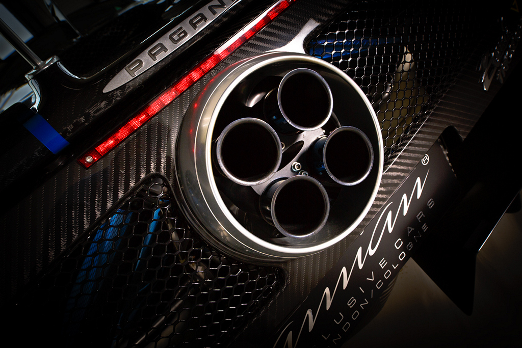 2010 Pagani Zonda Tricolore, 9/15