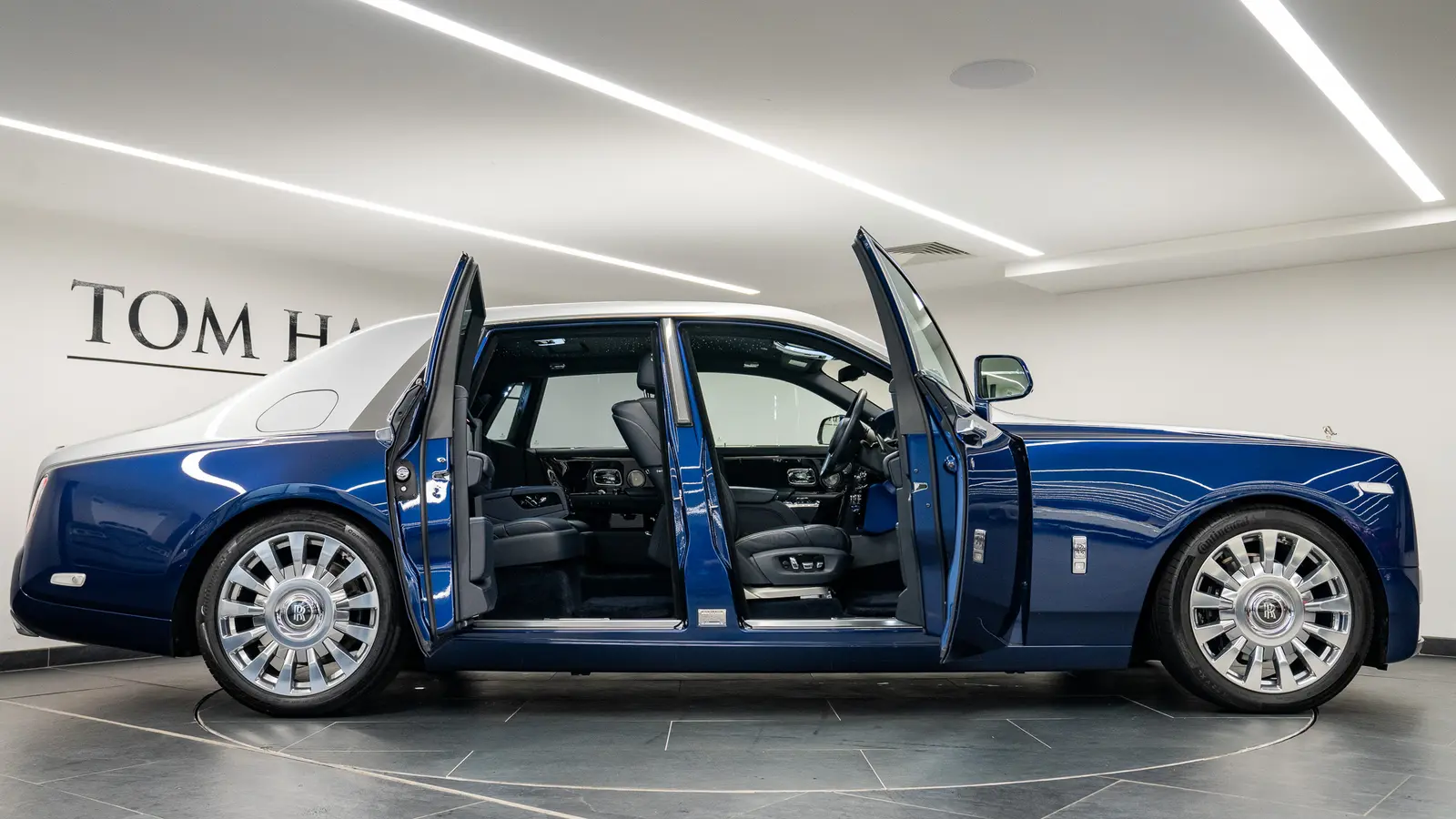2018 Rolls-Royce Phantom VIII, 8/9