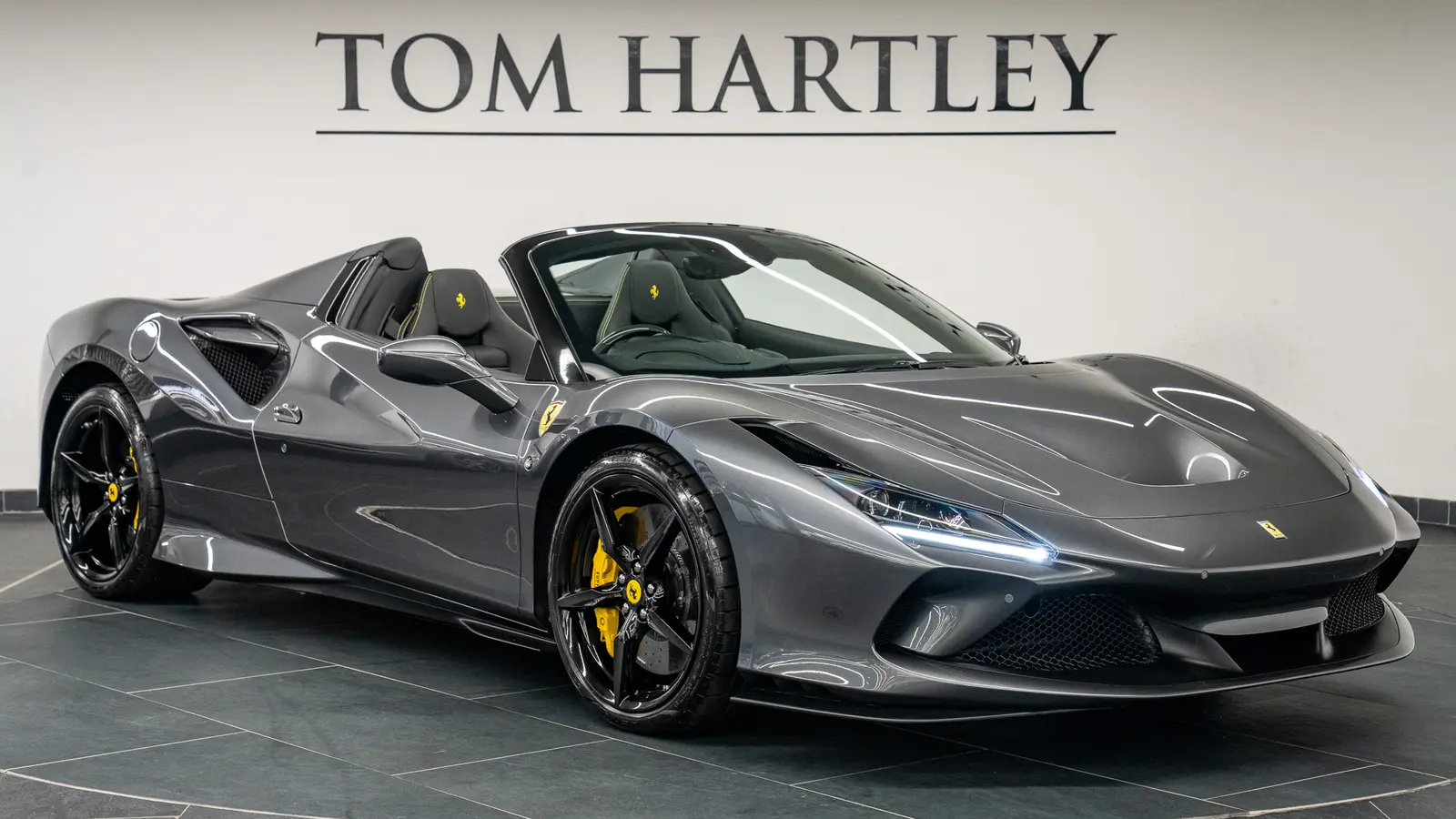 2022 Ferrari F8 Spider, 2/19