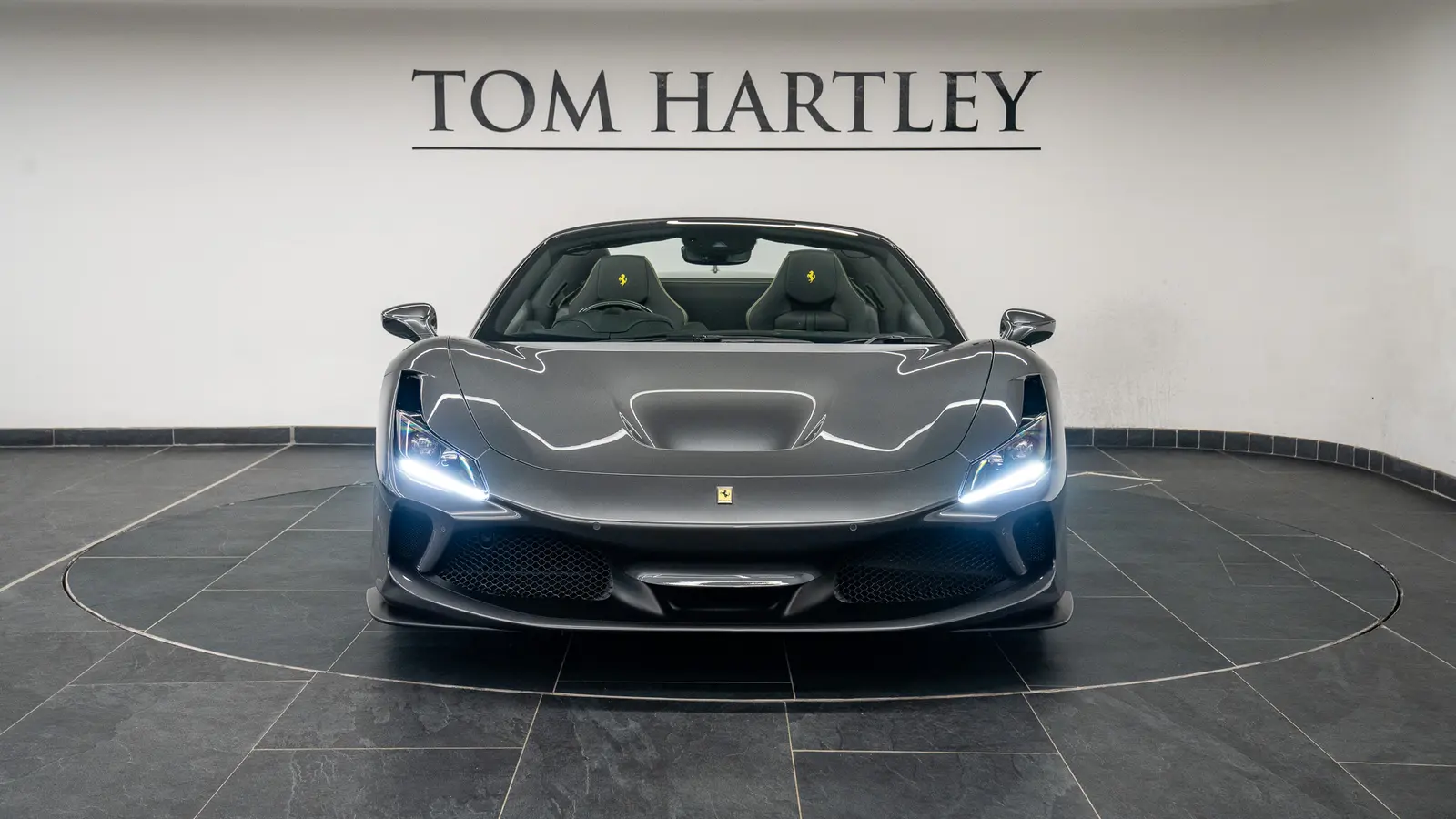 2022 Ferrari F8 Spider, 3/19