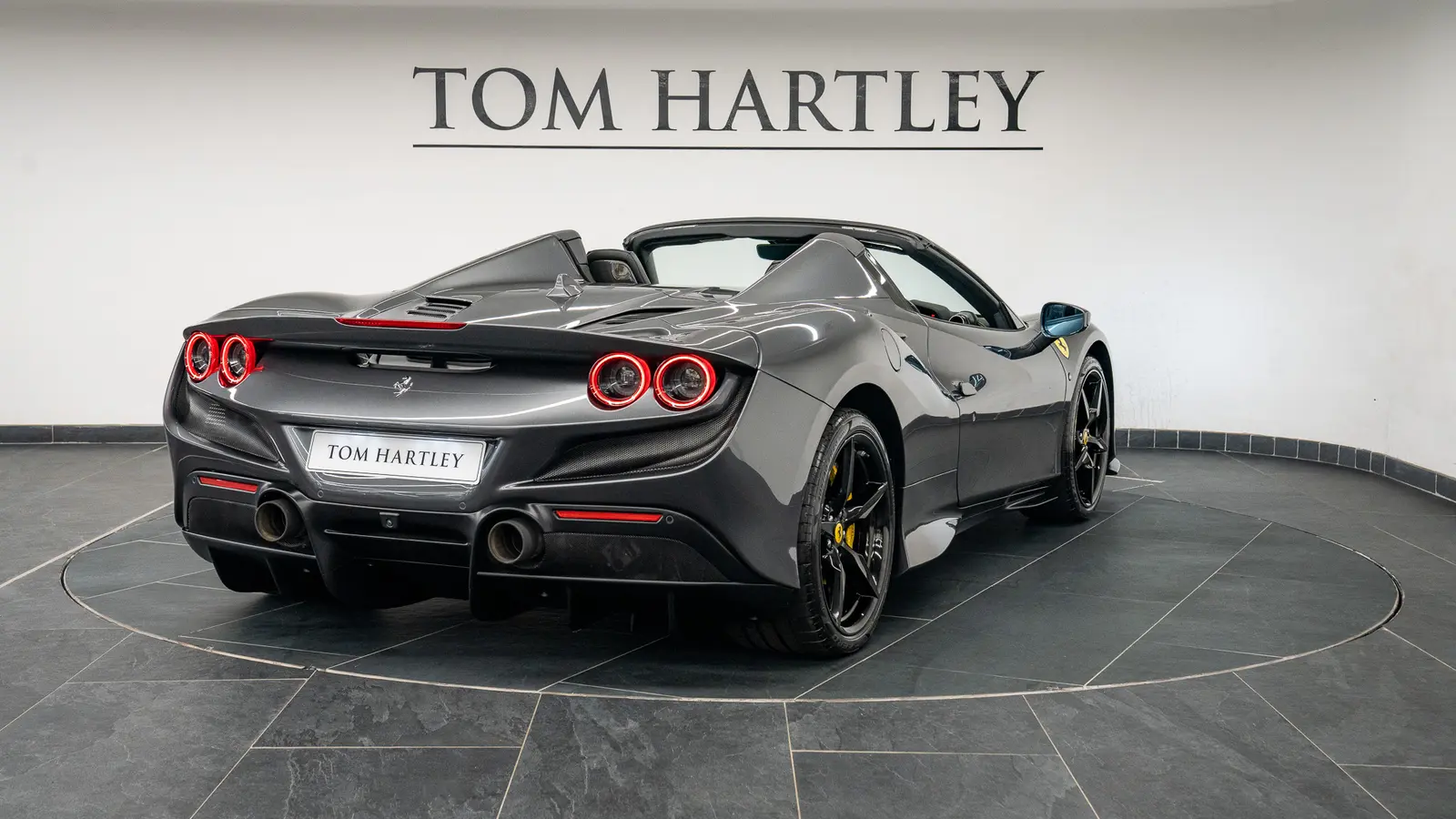2022 Ferrari F8 Spider, 8/19