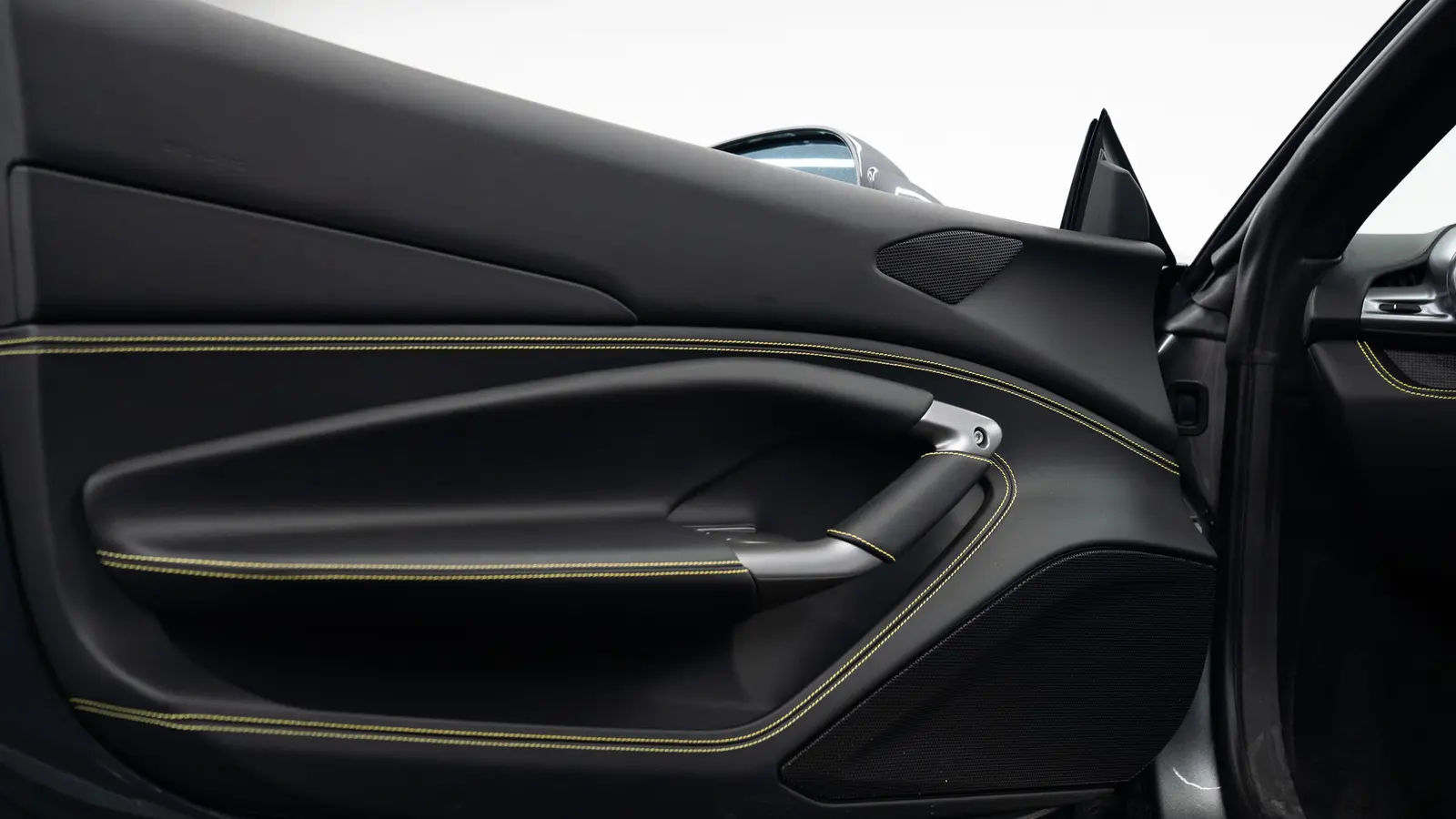 2022 Ferrari F8 Spider, 9/19