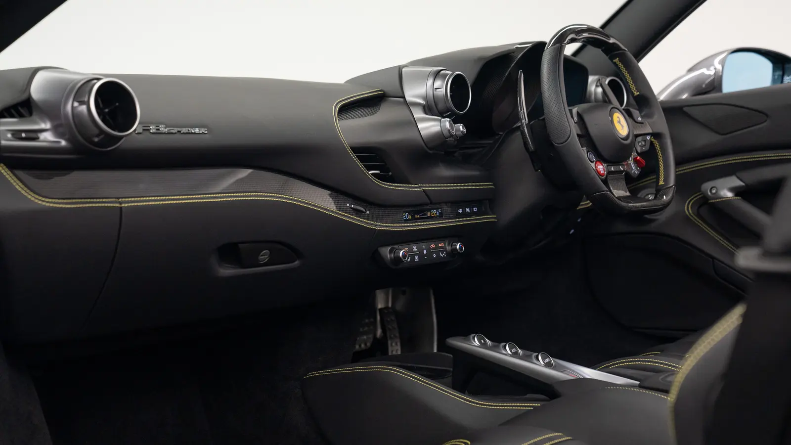 2022 Ferrari F8 Spider, 10/19
