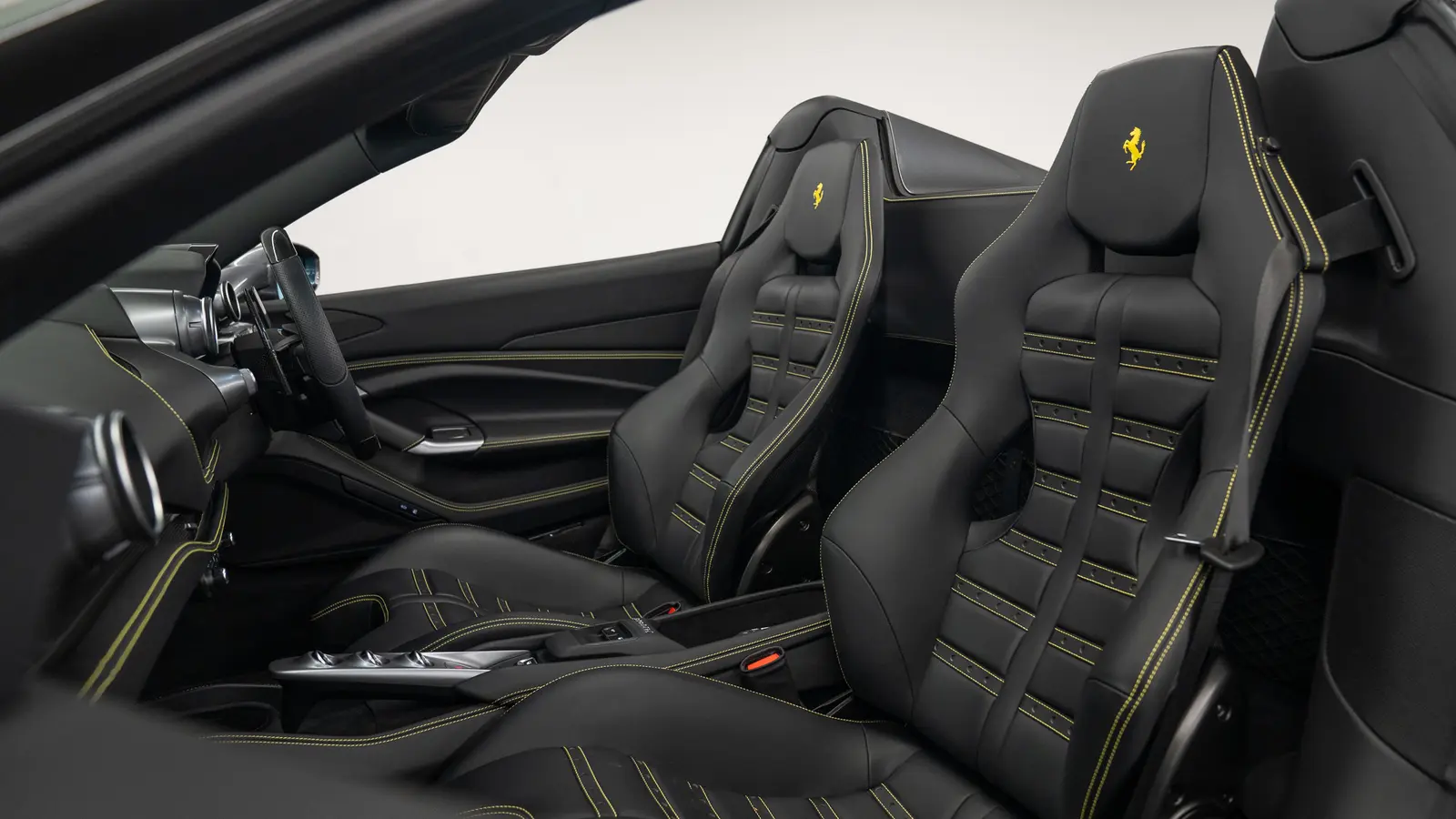 2022 Ferrari F8 Spider, 11/19