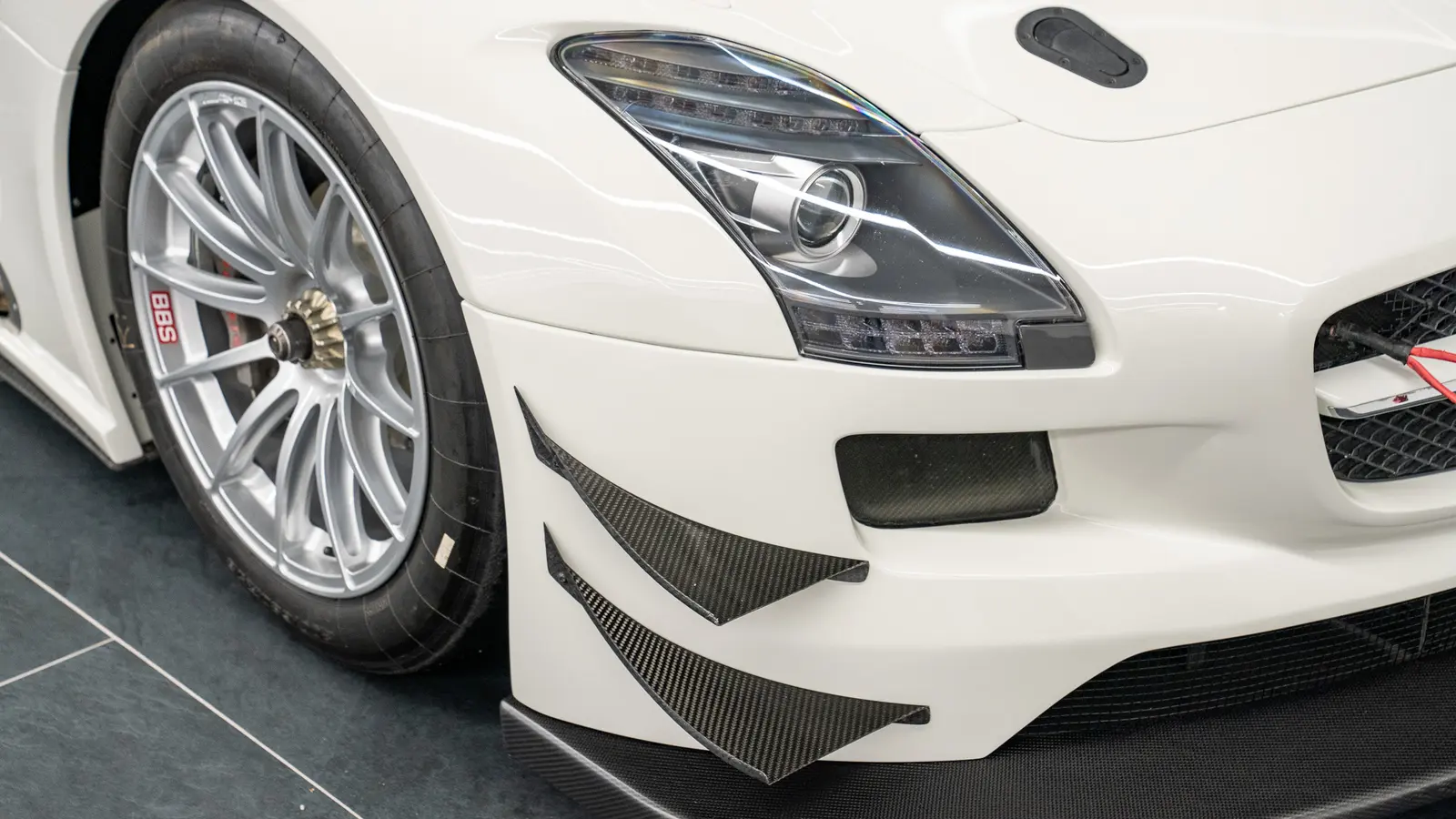 2011 Mercedes-Benz SLS AMG GT3, 9/27