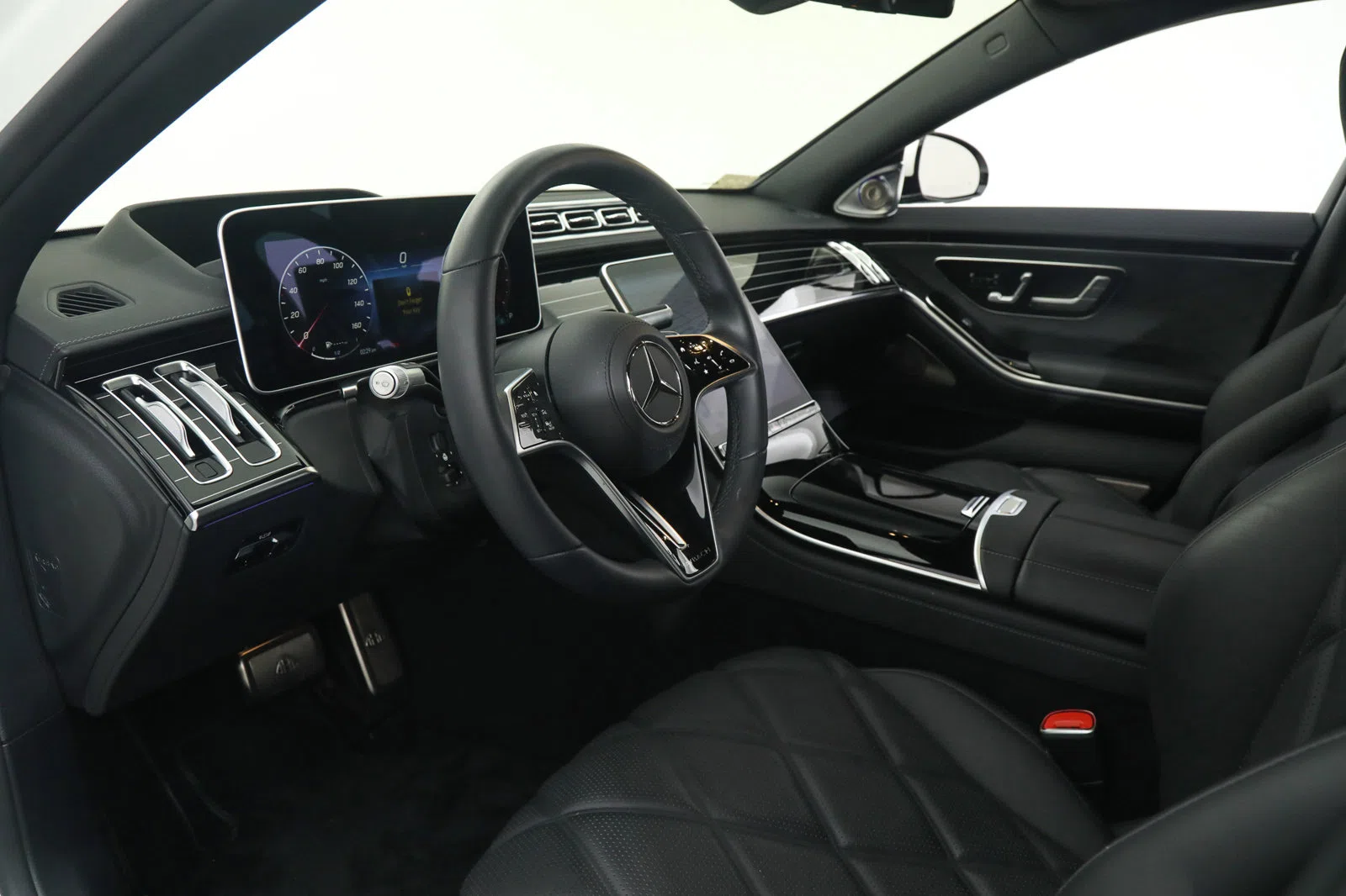 Mercedes-Maybach S 580 4Matic interior, dashboard