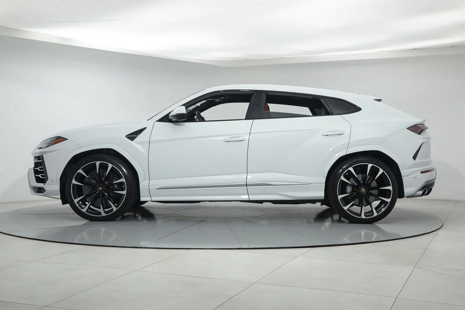 2020 Lamborghini Urus for sale, exterior