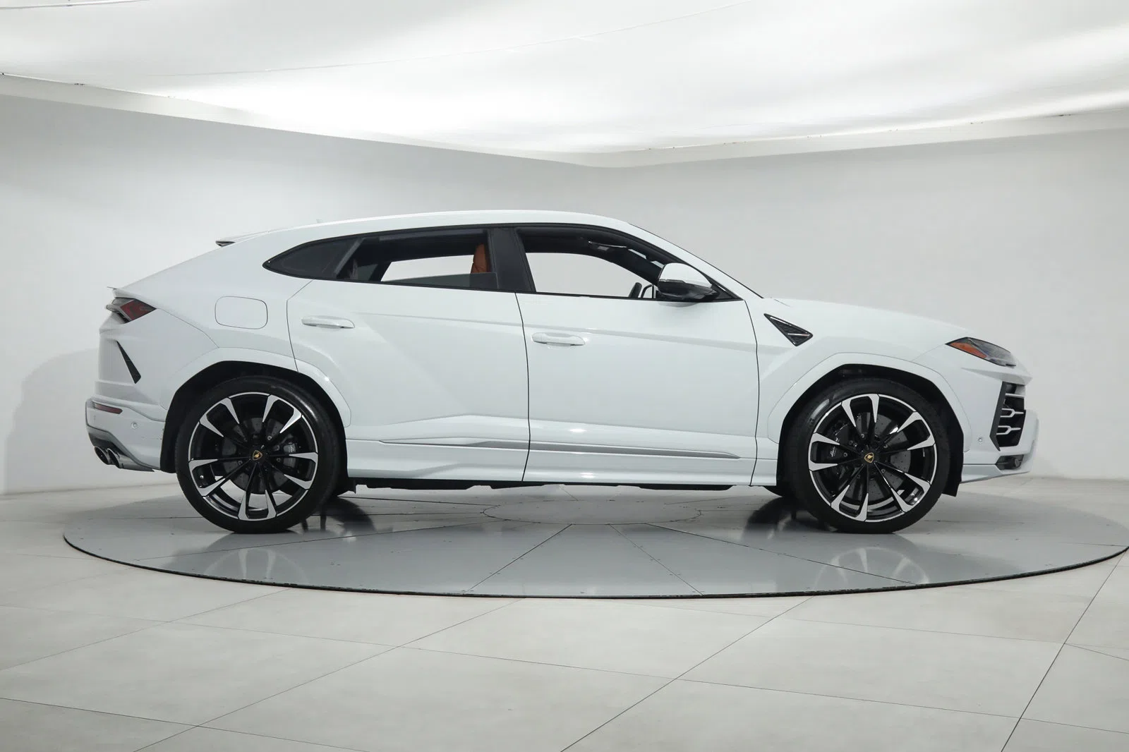 2020 Lamborghini Urus for sale, exterior