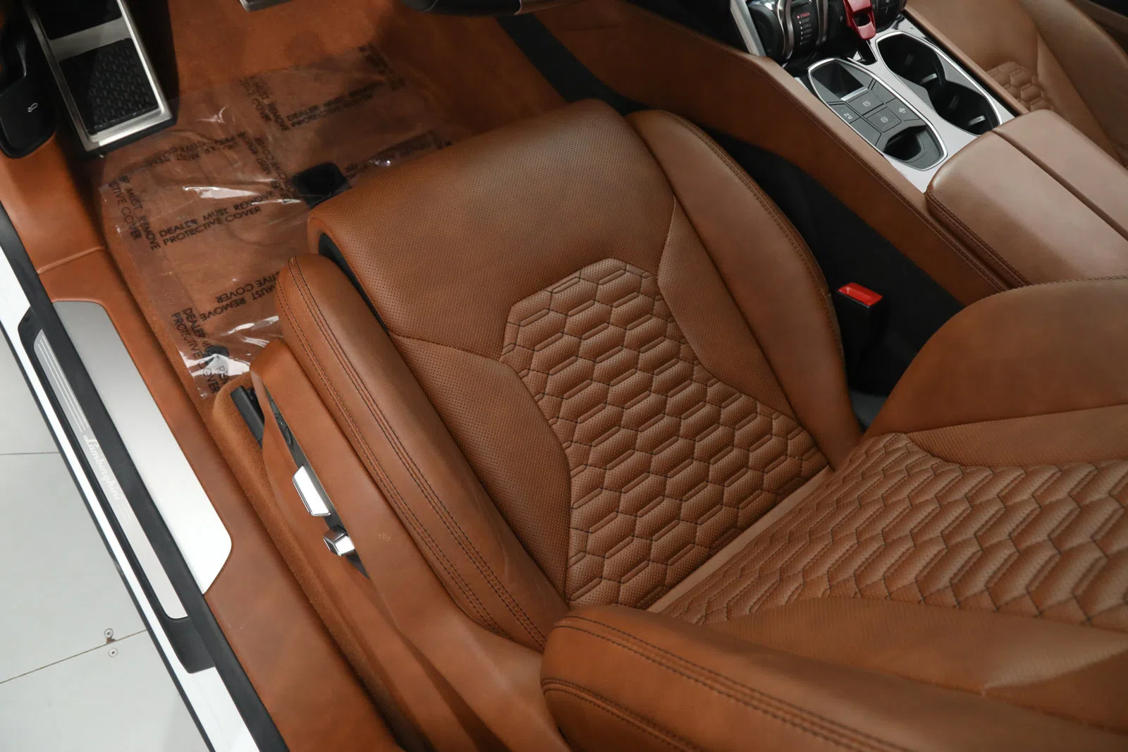 2020 Lamborghini Urus interior, seats