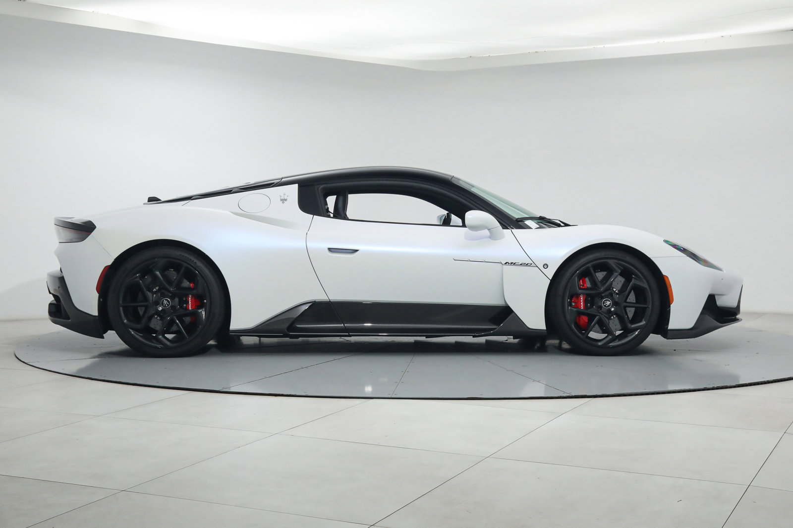 2022 Maserati MC20, 8/19