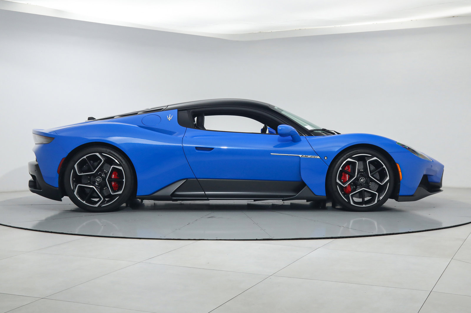 2022 Maserati MC20, 6/17