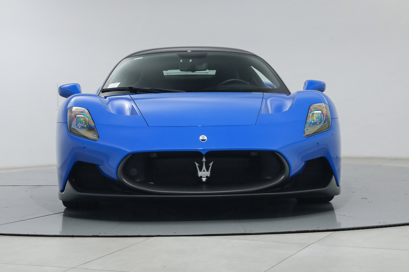 2022 Maserati MC20, 8/17