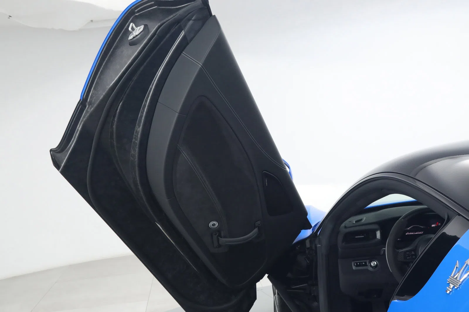 2022 Maserati MC20 trunk