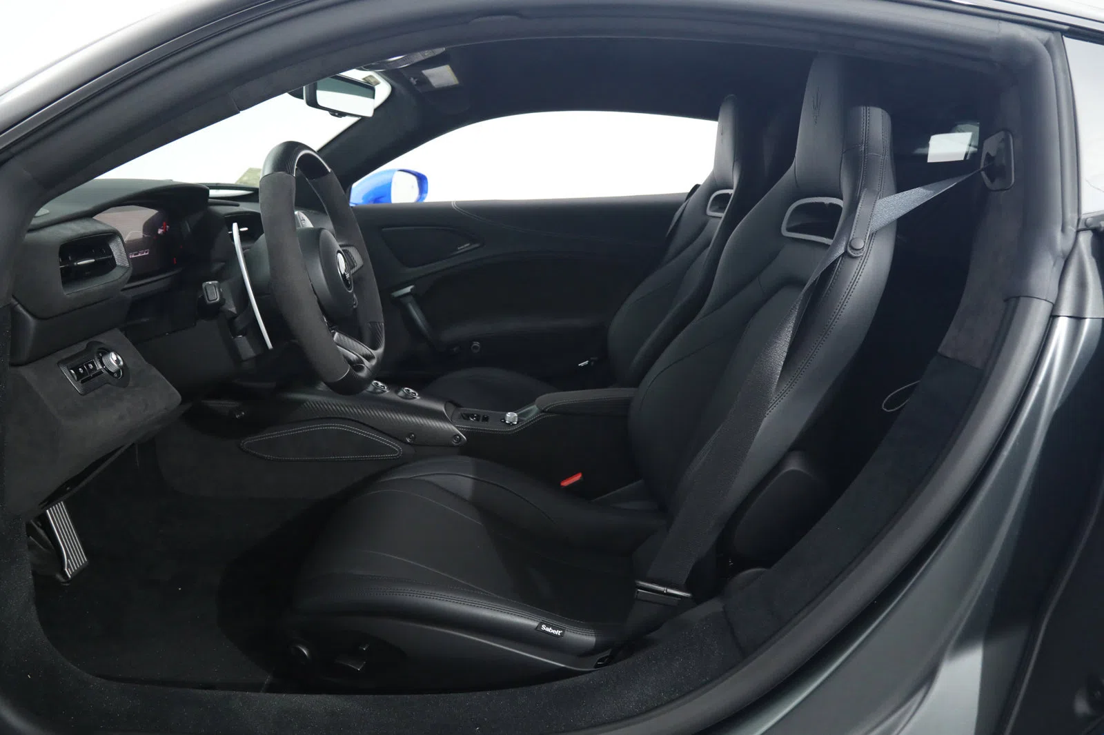 2022 Maserati MC20 interior