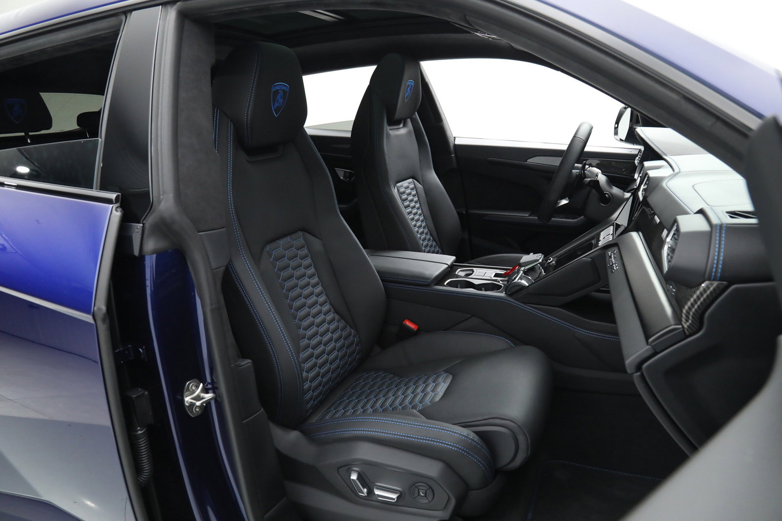 2021 Lamborghini Urus, 18/20