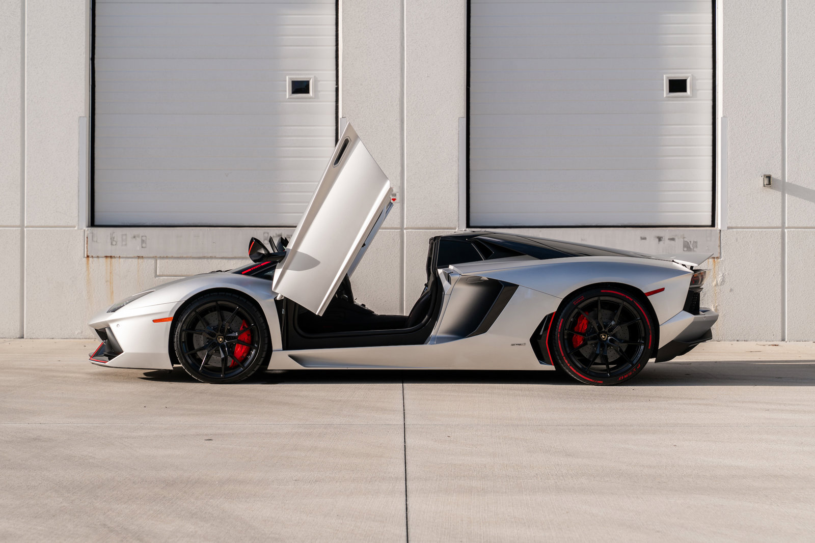 2016 Lamborghini Aventador LP 700-4 Roadster, 13/17