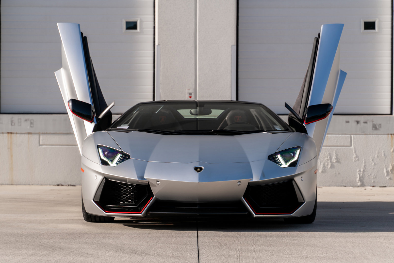 2016 Lamborghini Aventador LP 700-4 Roadster, 15/17
