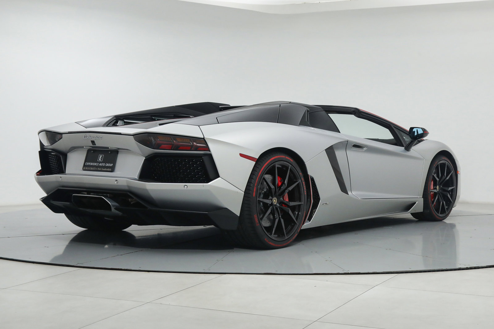 2016 Lamborghini Aventador LP 700-4 Roadster, 17/17