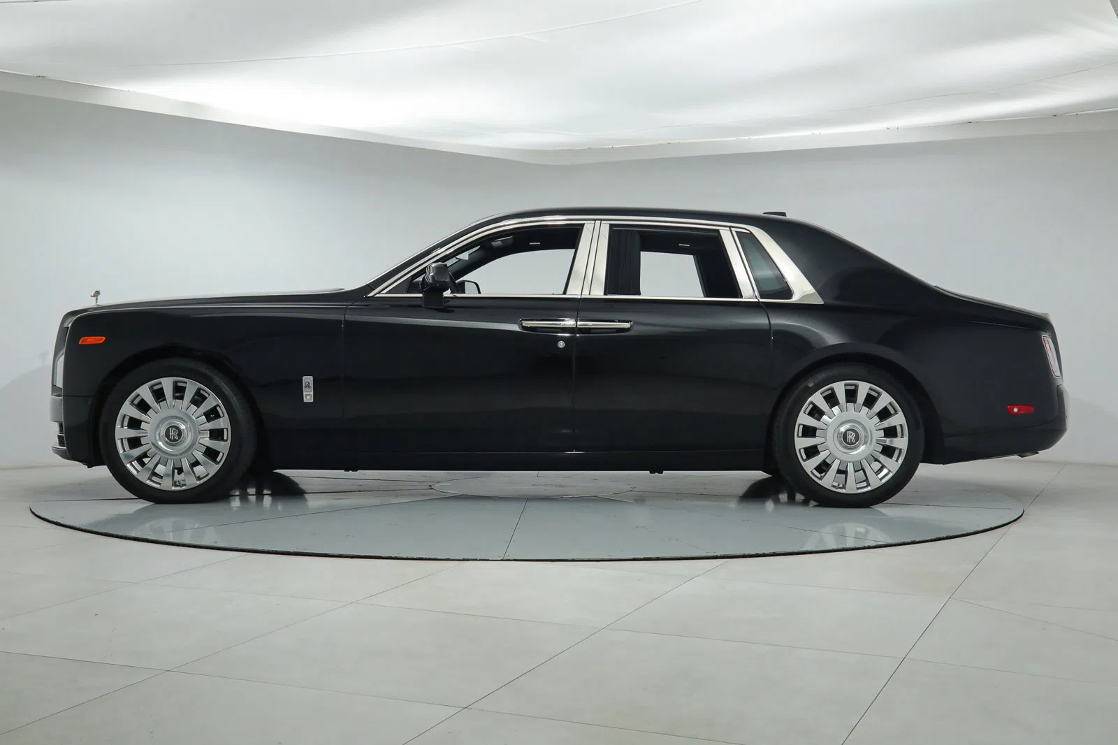 2022 Rolls-Royce Phantom for sale, exterior
