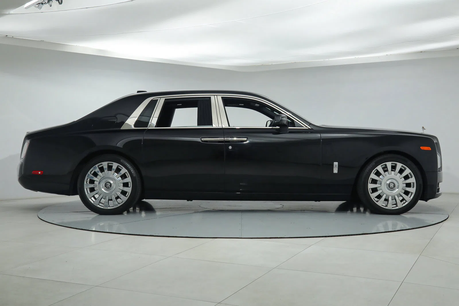 2022 Rolls-Royce Phantom for sale, exterior