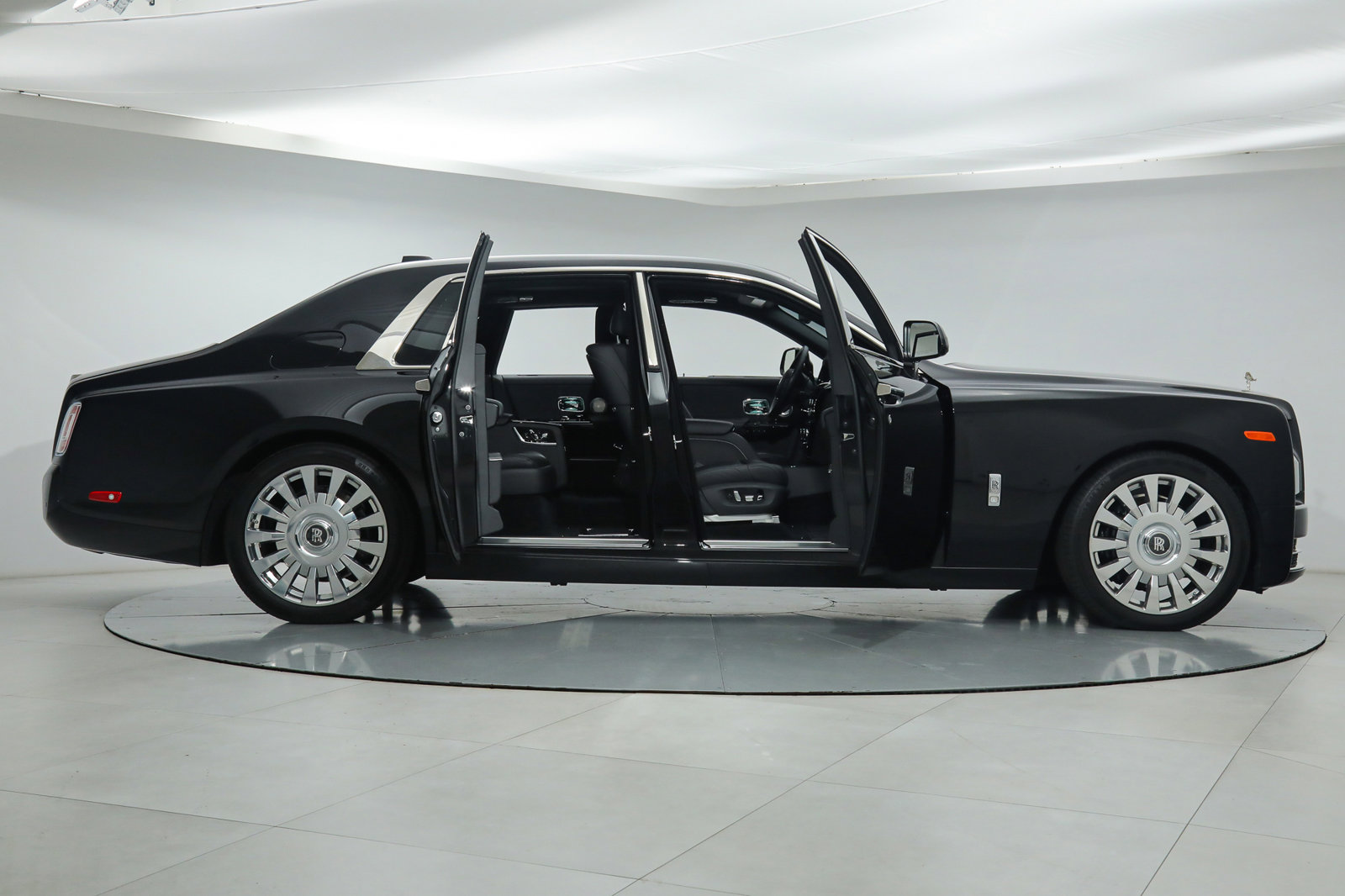 2022 Rolls-Royce Phantom, 7/19