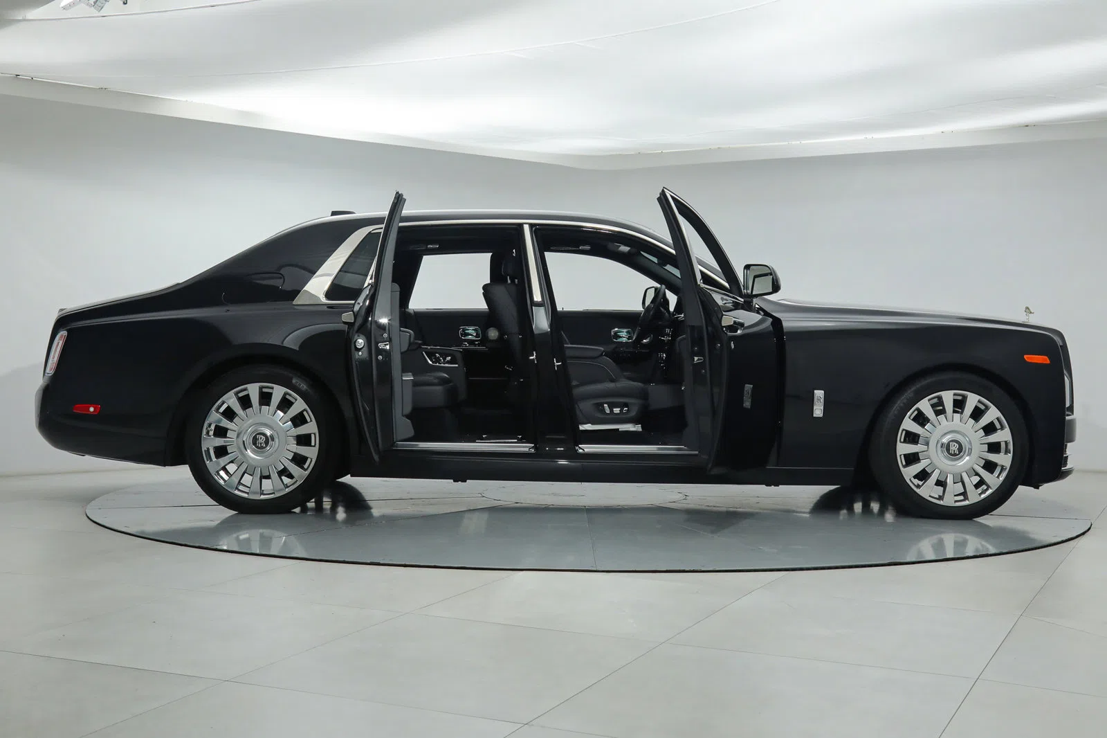 2022 Rolls-Royce Phantom for sale, exterior