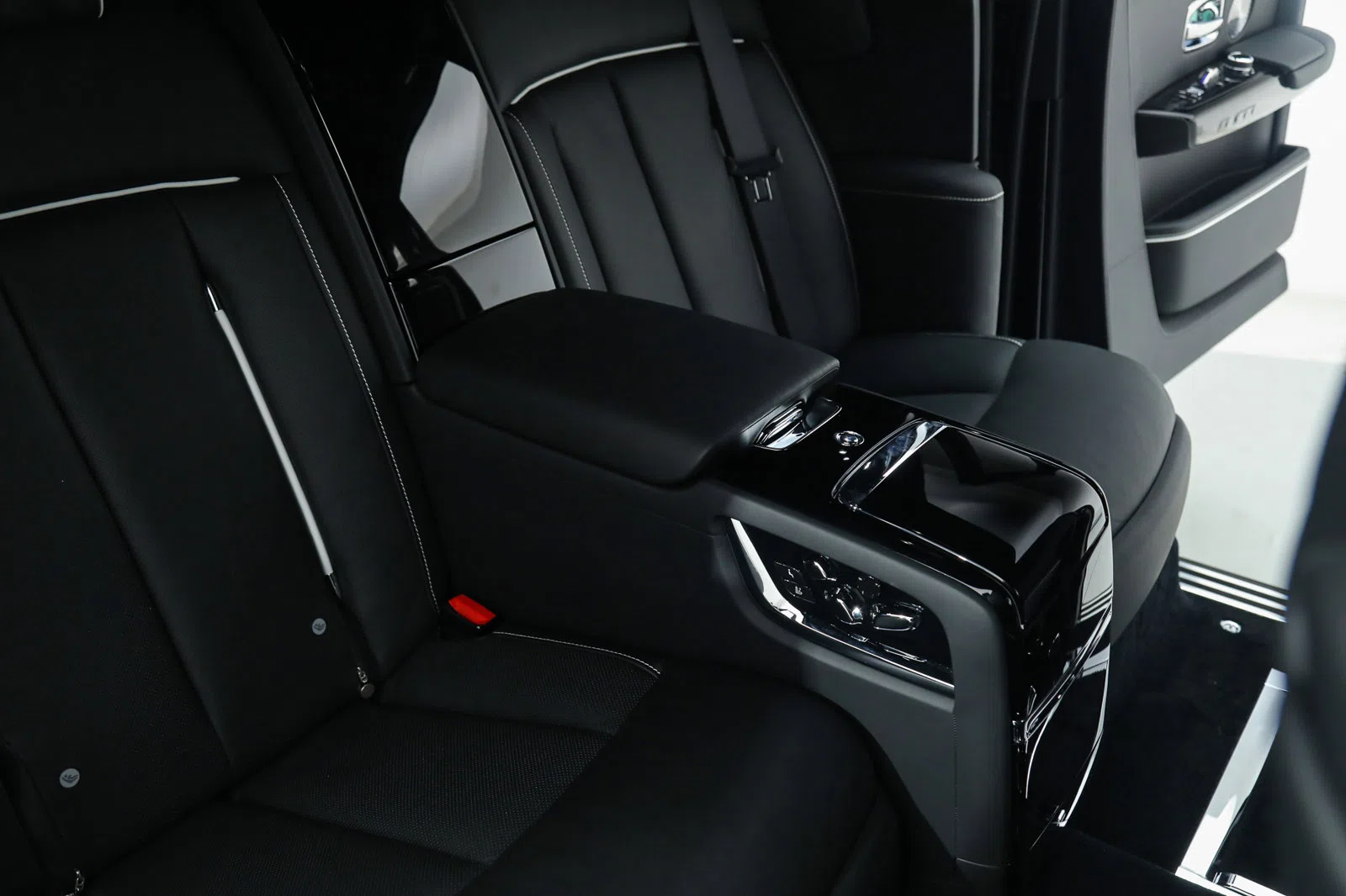 2022 Rolls-Royce Phantom interior, seats