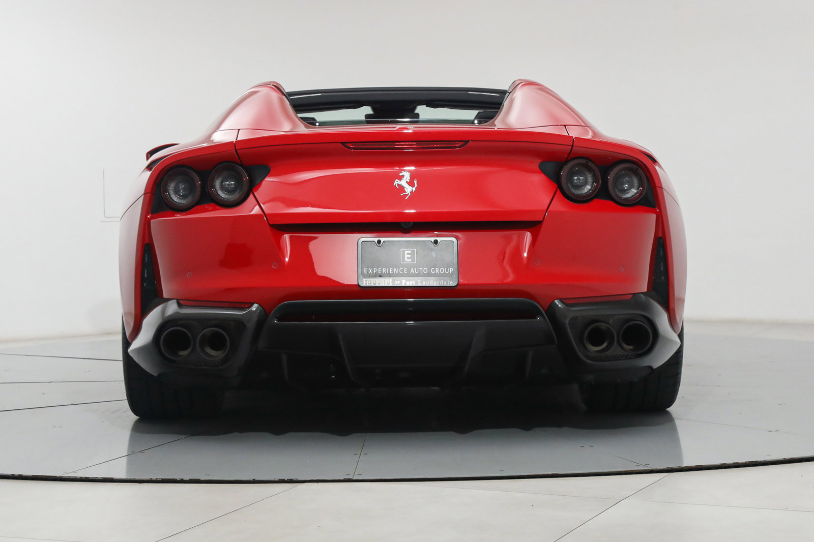 2022 Ferrari 812 GTS, 8/18