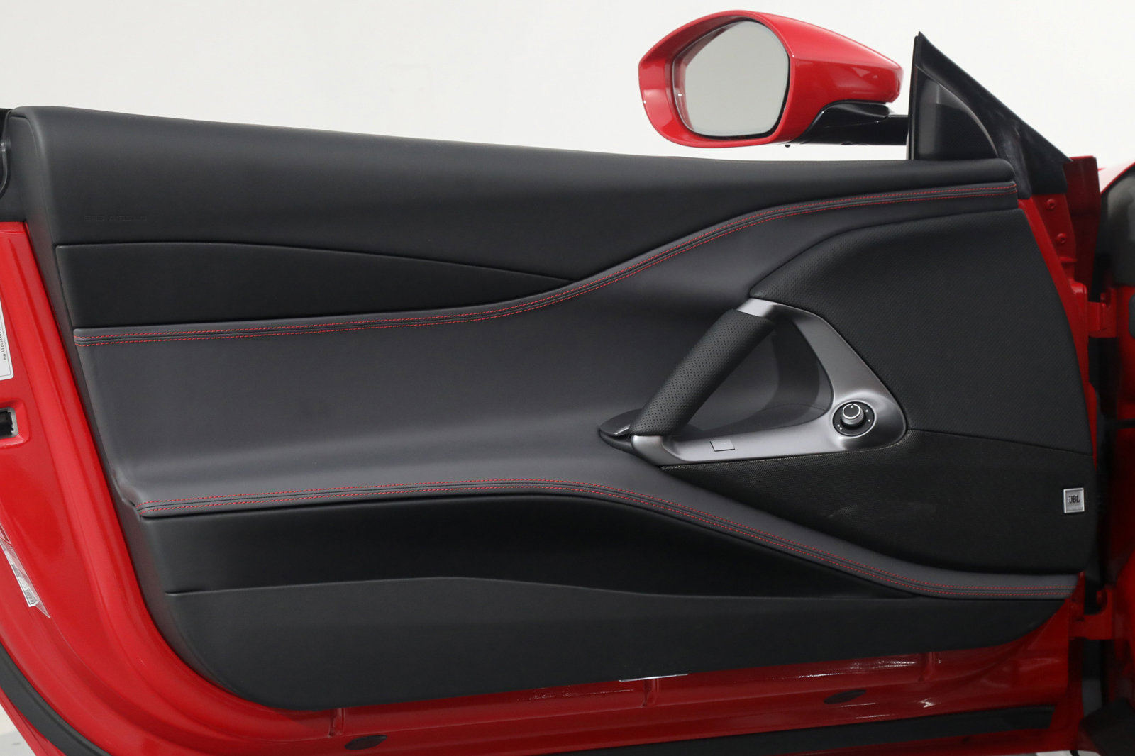 2022 Ferrari 812 GTS, 16/18