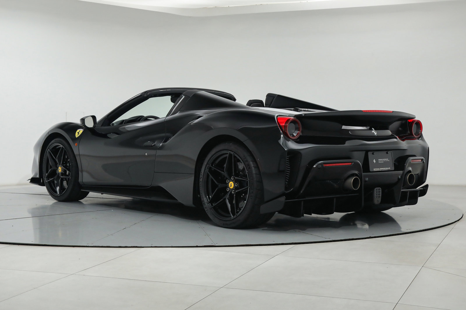 2020 Ferrari 488 Pista Spider, 2/12