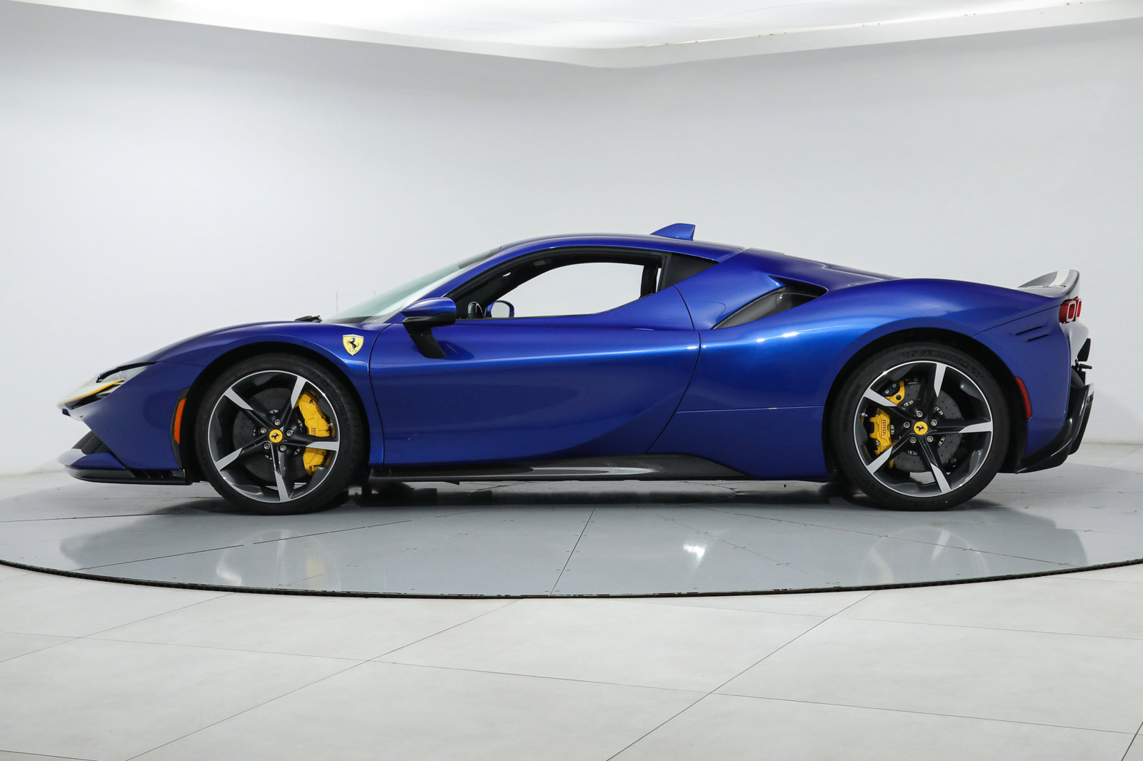 2021 Ferrari SF90 Stradale Assetto Fiorano, 2/19