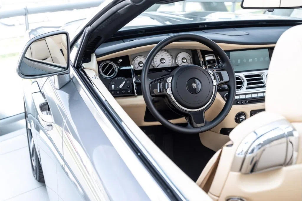 2018 Rolls-Royce Dawn interior, dashboard, Beige