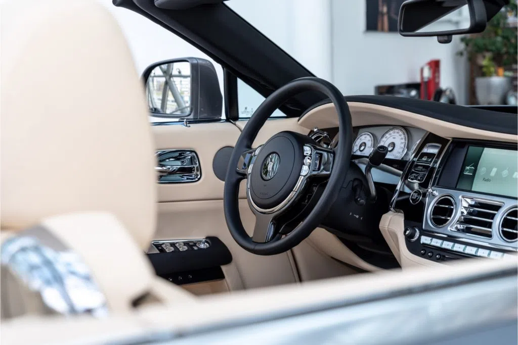 2018 Rolls-Royce Dawn interior, dashboard, Beige