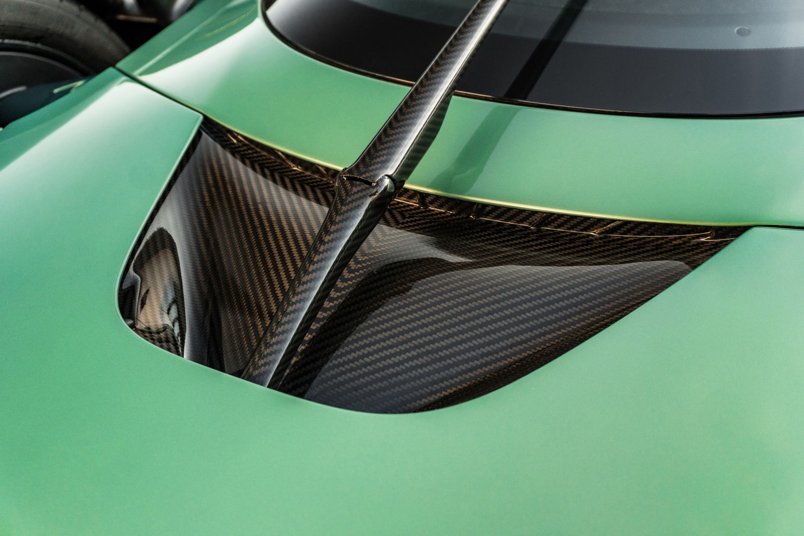 2022 Aston Martin Valkyrie, 5/20