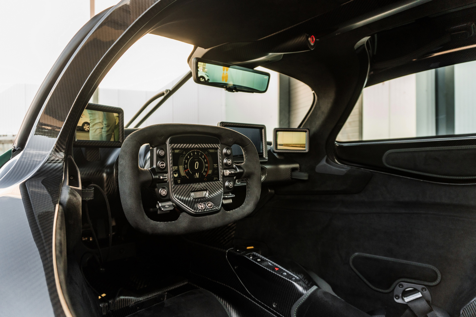 2022 Aston Martin Valkyrie, 6/20