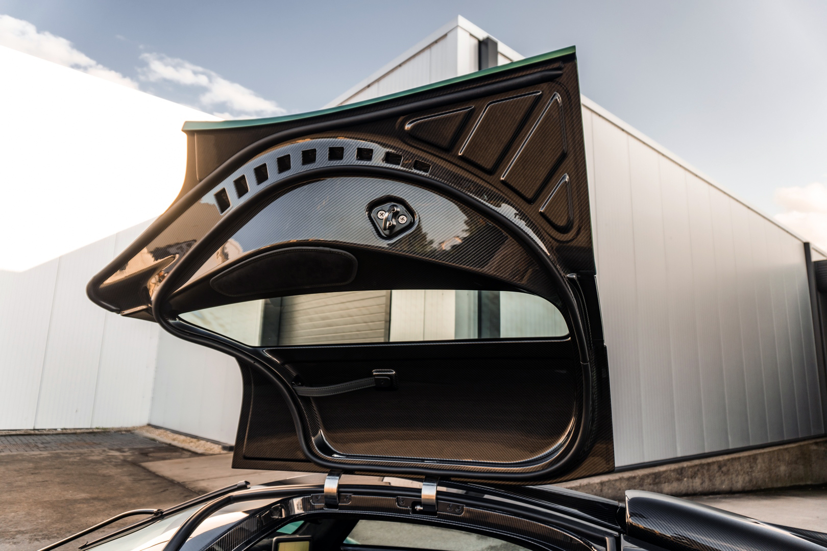 2022 Aston Martin Valkyrie, 7/20