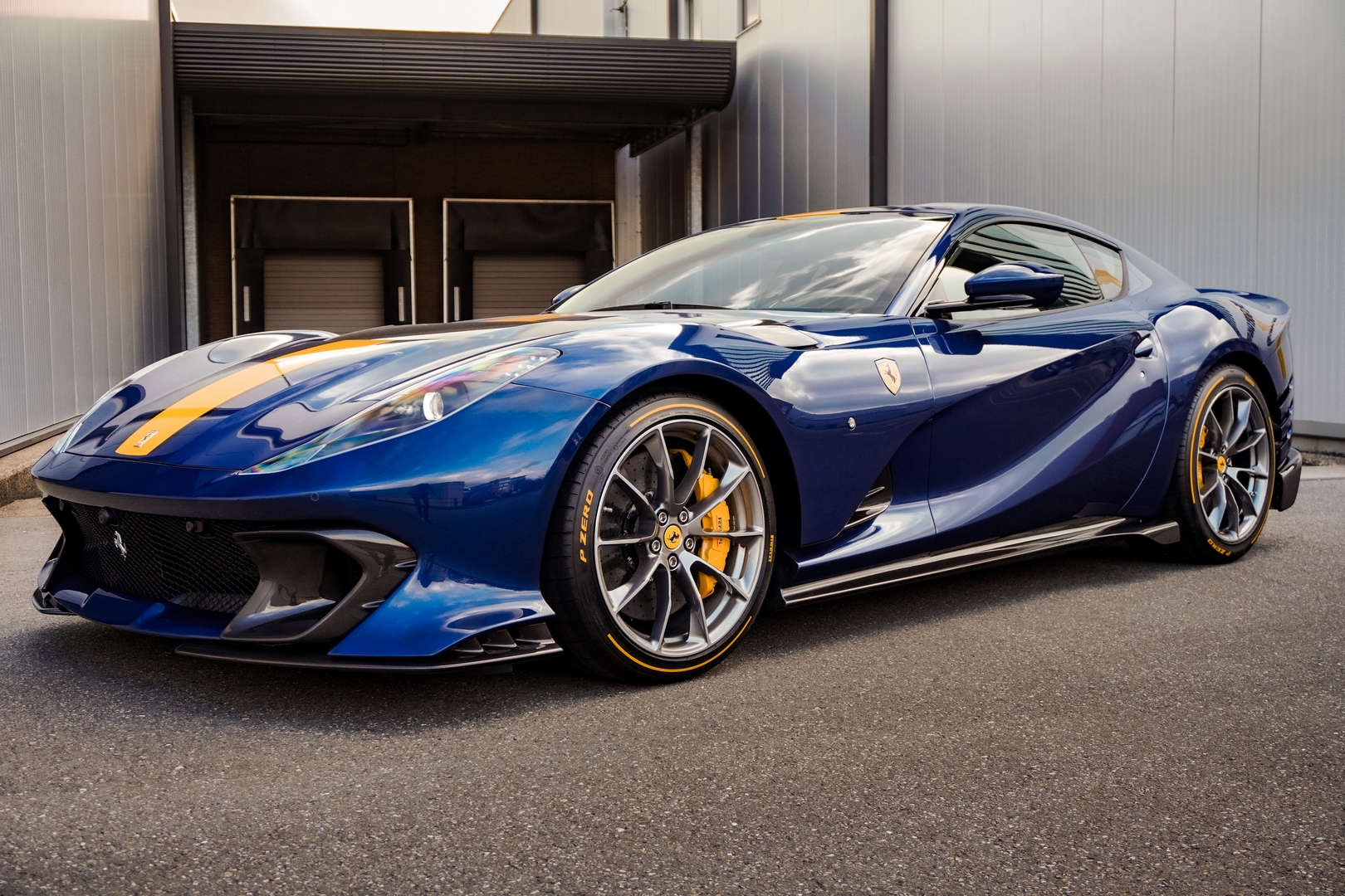 2023 Ferrari 812 Competizione, 2/17