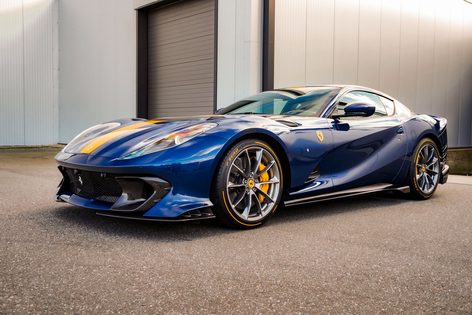 2023 Ferrari 812 Competizione, 3/17