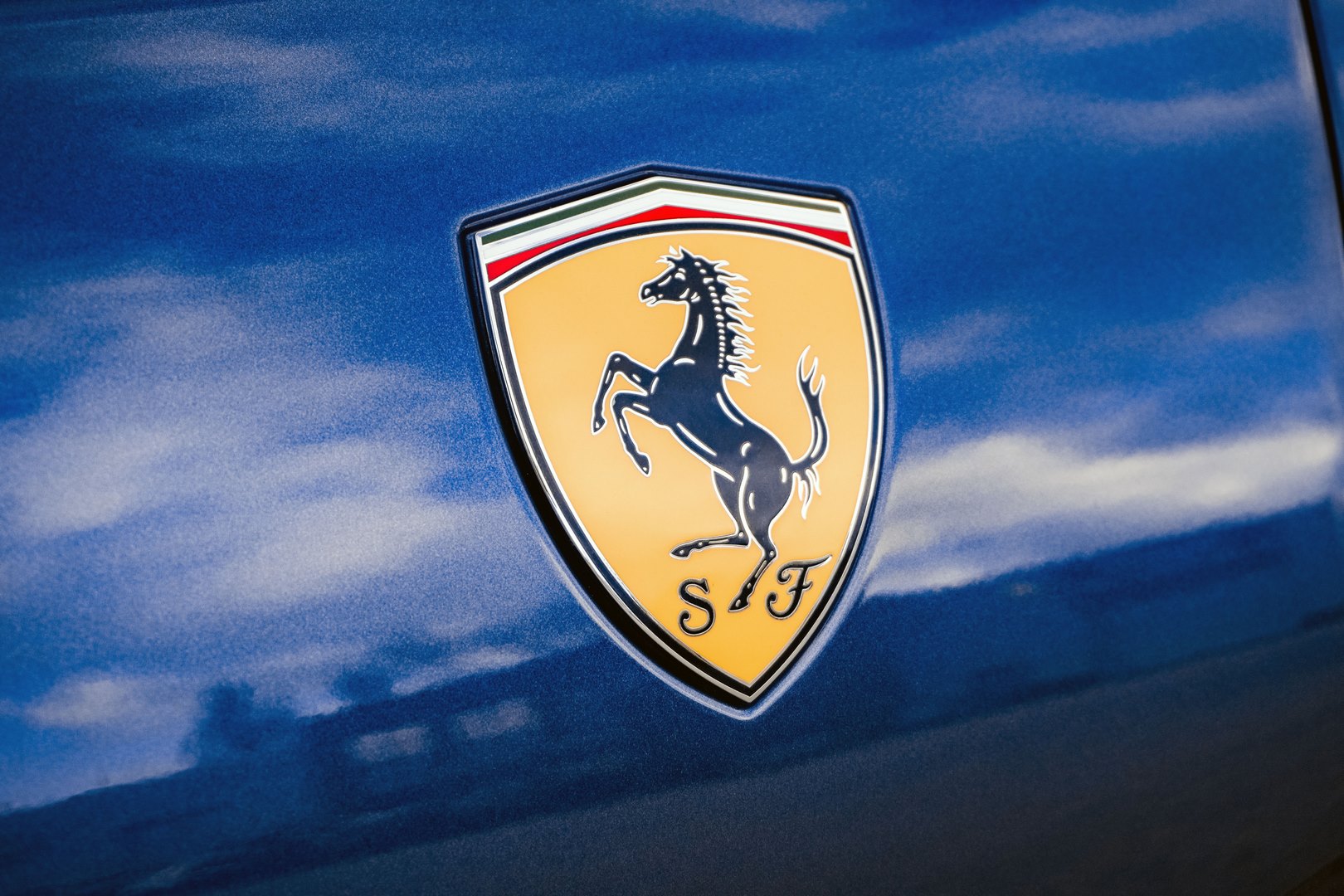 2023 Ferrari 812 Competizione, 7/17
