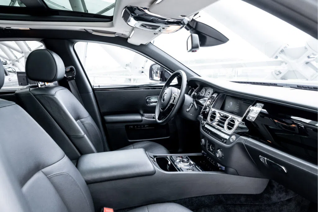 2010 Rolls-Royce Ghost interior, Black