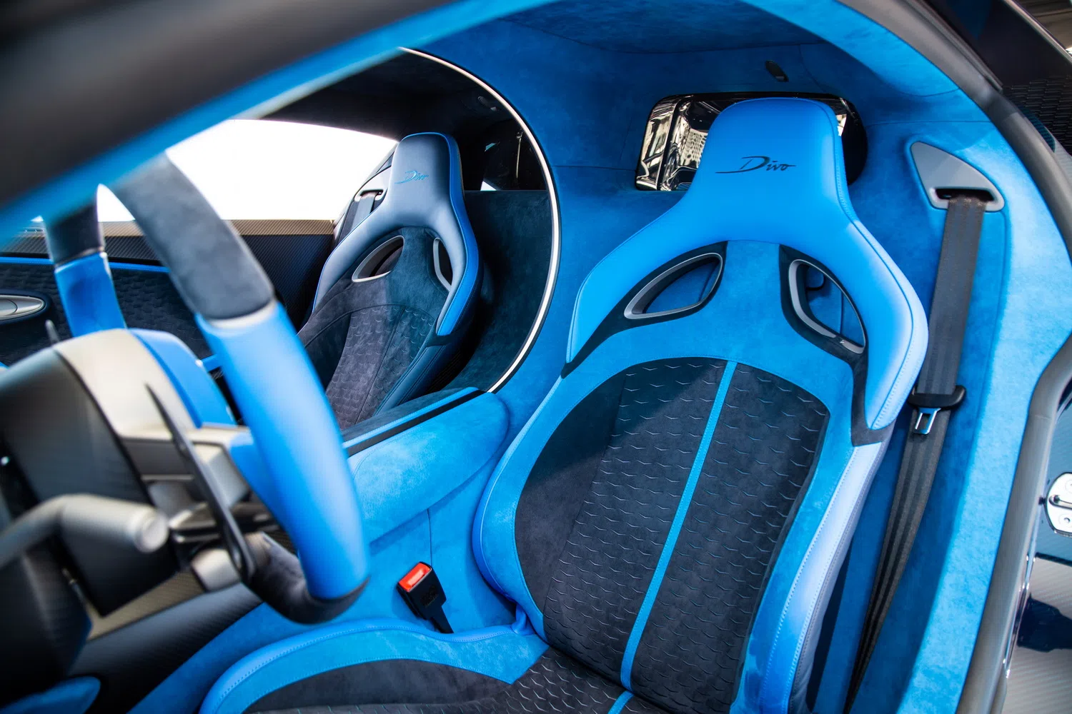 2022 Bugatti Divo interior, seats