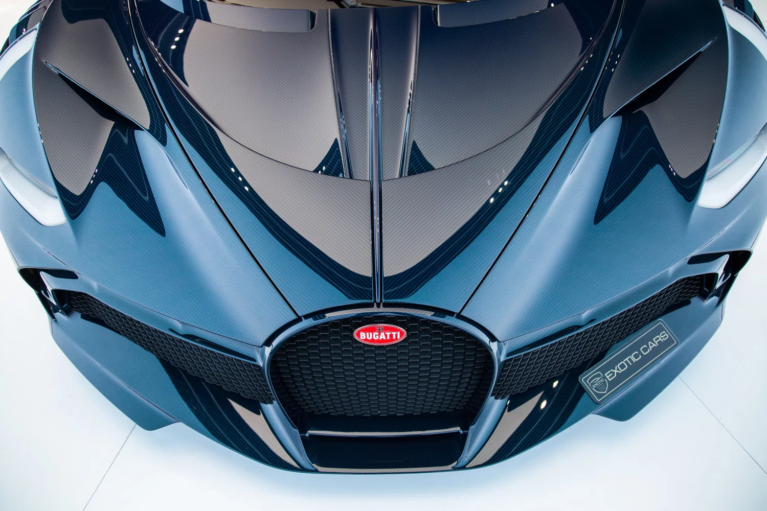2022 Bugatti Divo for sale, exterior, Blue exposed carbon