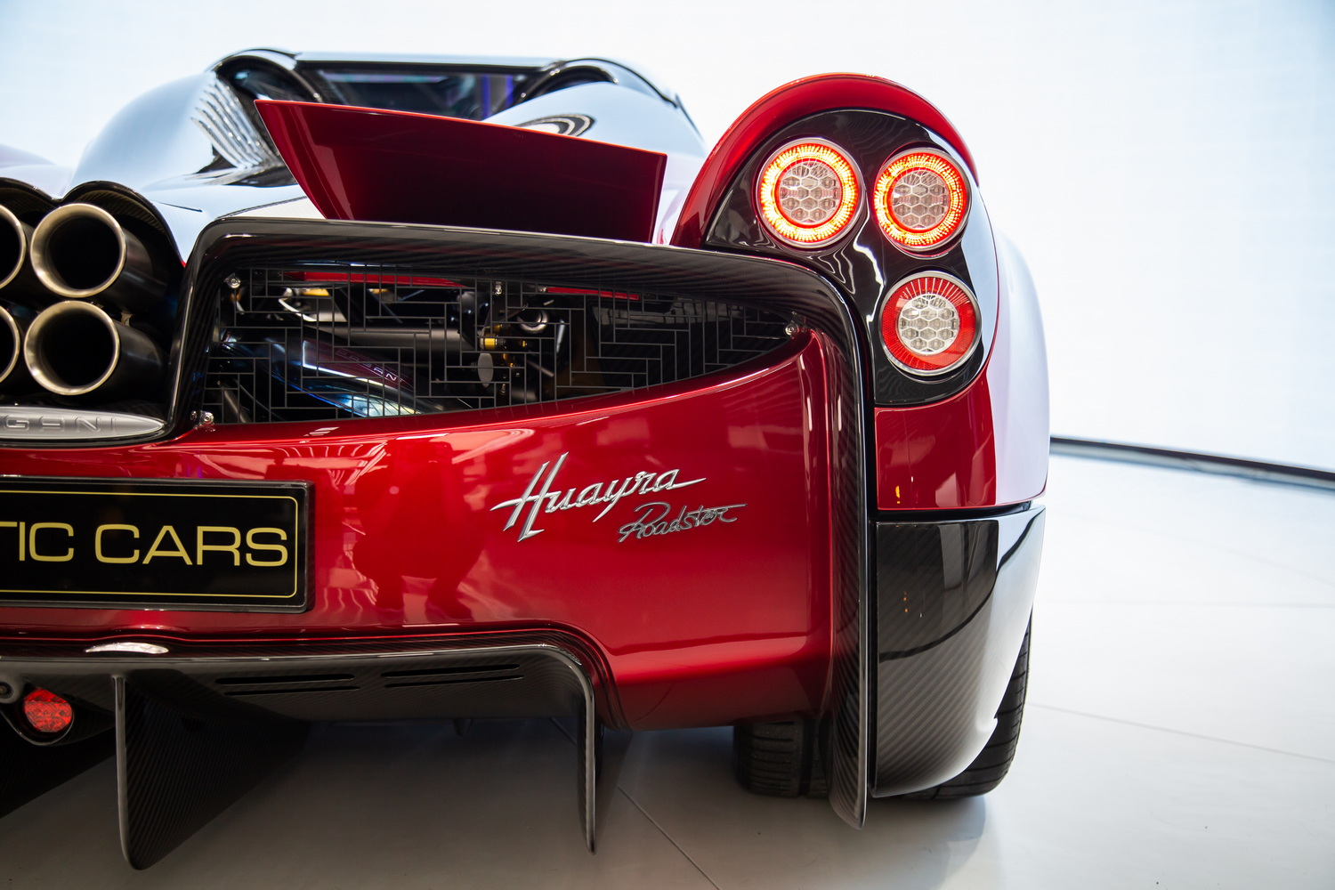 2022 Pagani Huayra Roadster, 13/20