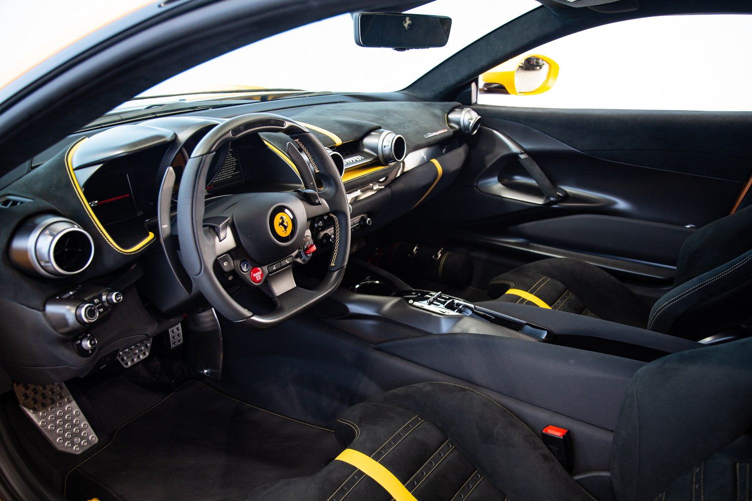 2023 Ferrari 812 Competizione, 7/20