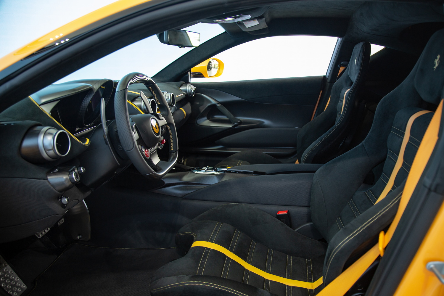 2023 Ferrari 812 Competizione, 8/20