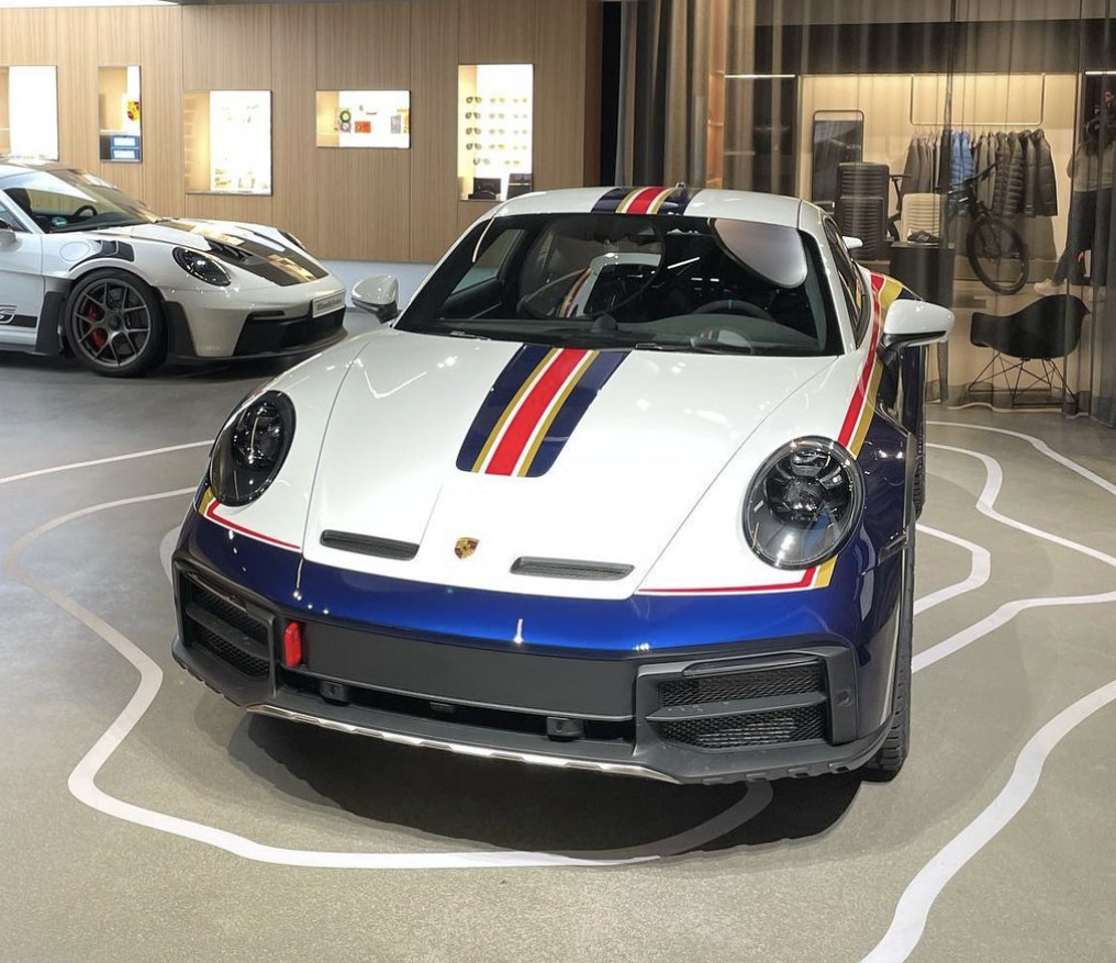 2023 Porsche 911 (992) Dakar, 2/2